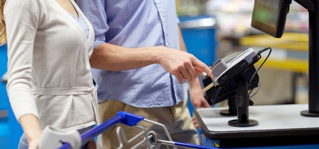 Couple-out-shopping-for-groceries